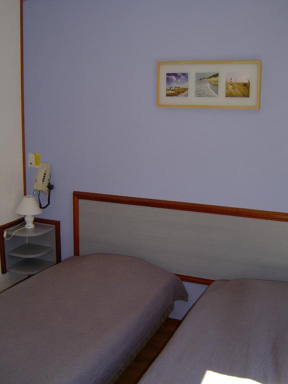 Le Magiot Hotel Montliot-et-Courcelles Room photo